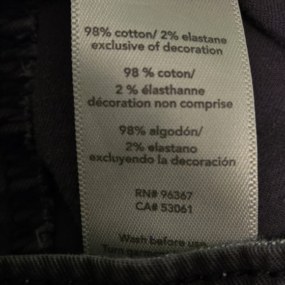 Lot of 3: Pokémon, Oshkosh, and Nike boys size 4-5 - Picture 14 of 14